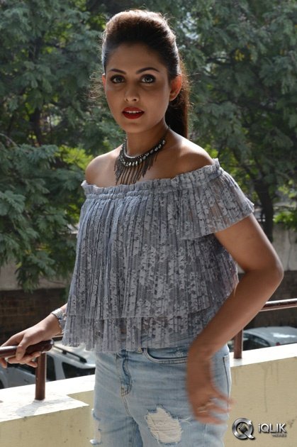 Madhu-Shalini-at-Cheekati-Raajyam-Success-Meet